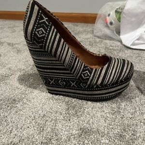 Madden Girl Tribal Print Hidden Wedge
